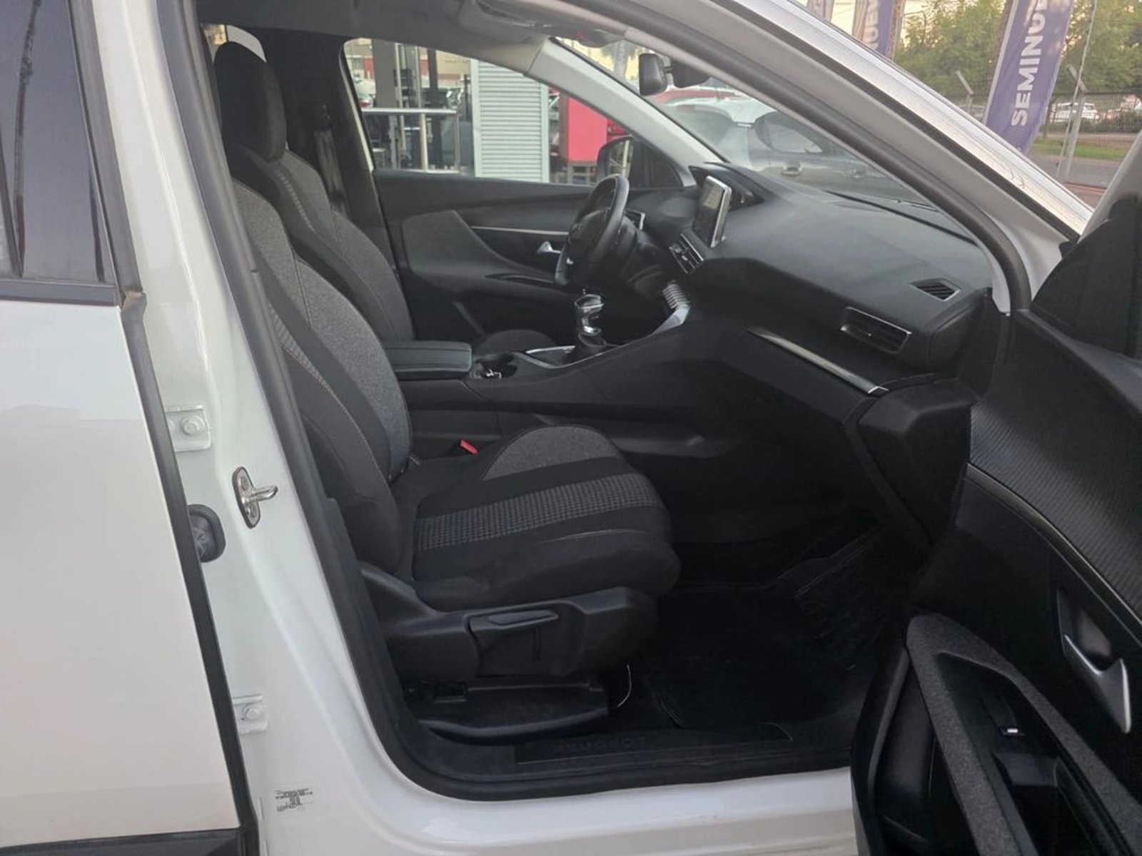 PEUGEOT 3008 2022 - Imagen 12 de 20