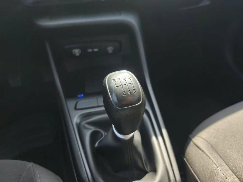 Hyundai ACCENT 1.5 PLUS MT 2026 - Imagen 17 de 20