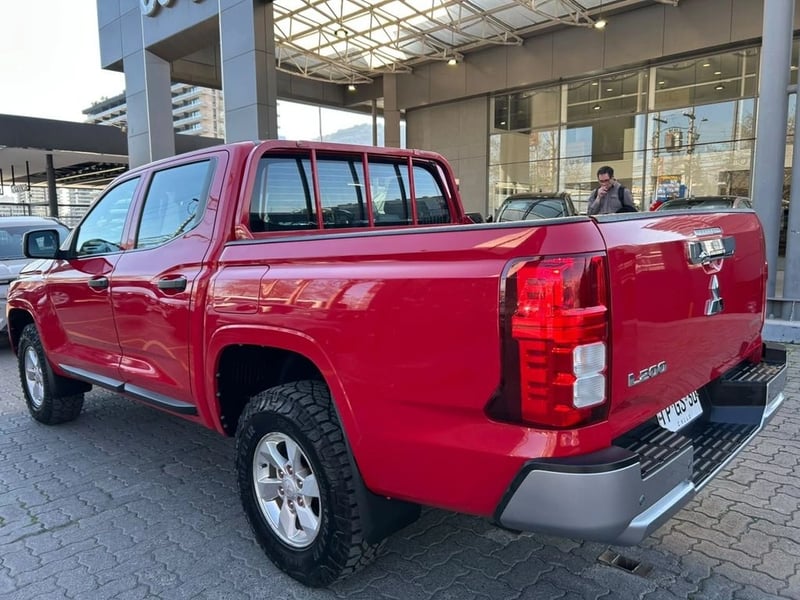 Mitsubishi L200 KATANA XRT 4X4 2.4 2024 - Imagen 6 de 16