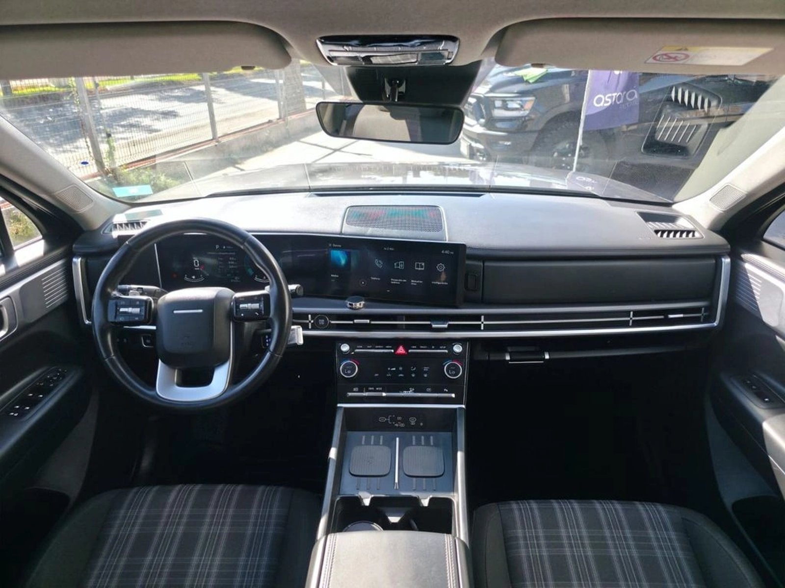 HYUNDAI SANTA FE 2024 - Imagen 11 de 20