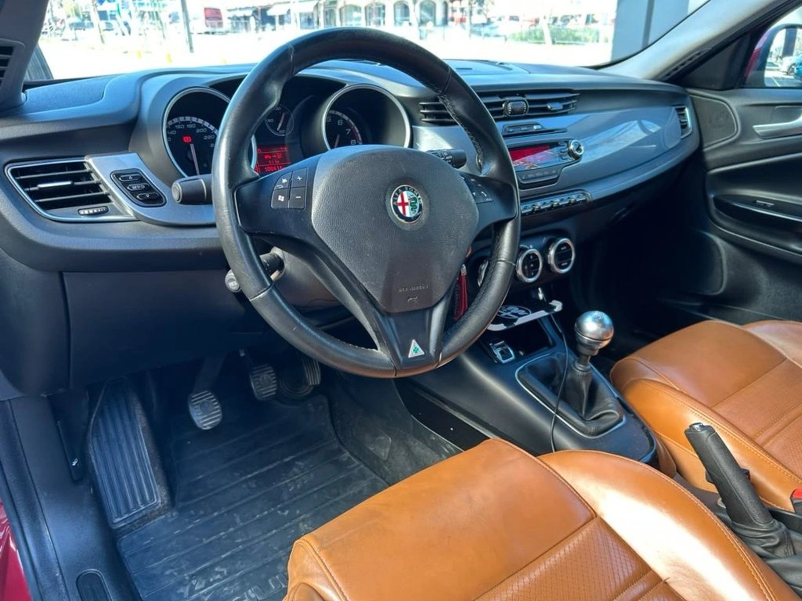 Alfa Romeo GIULIETTA GIULIETTA 1.4 MT 2013 - Imagen 8 de 16
