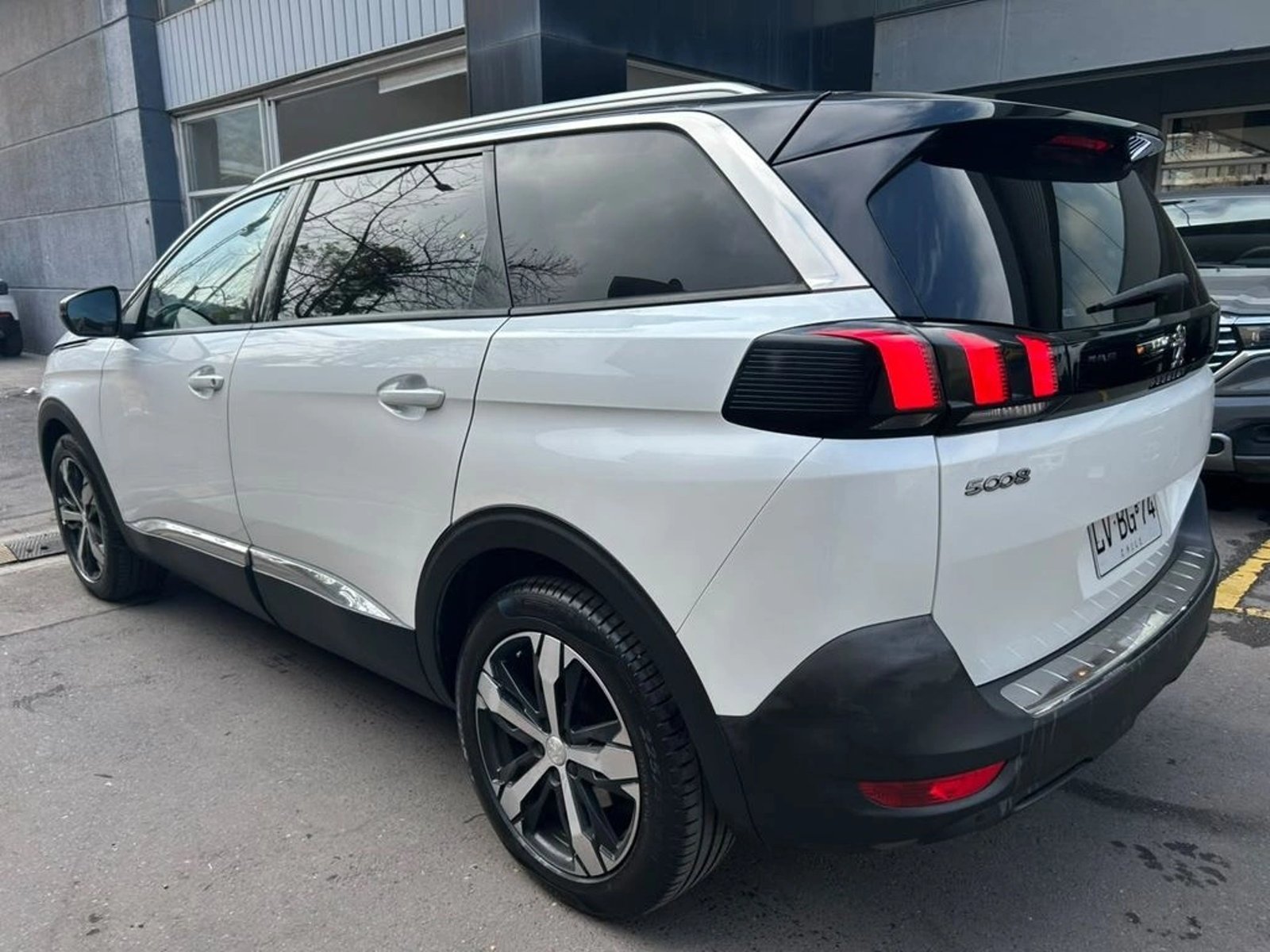 Peugeot 5008 1.6 ALLURE 4X2 THP 165 EAT6 5P 2020 - Imagen 4 de 6