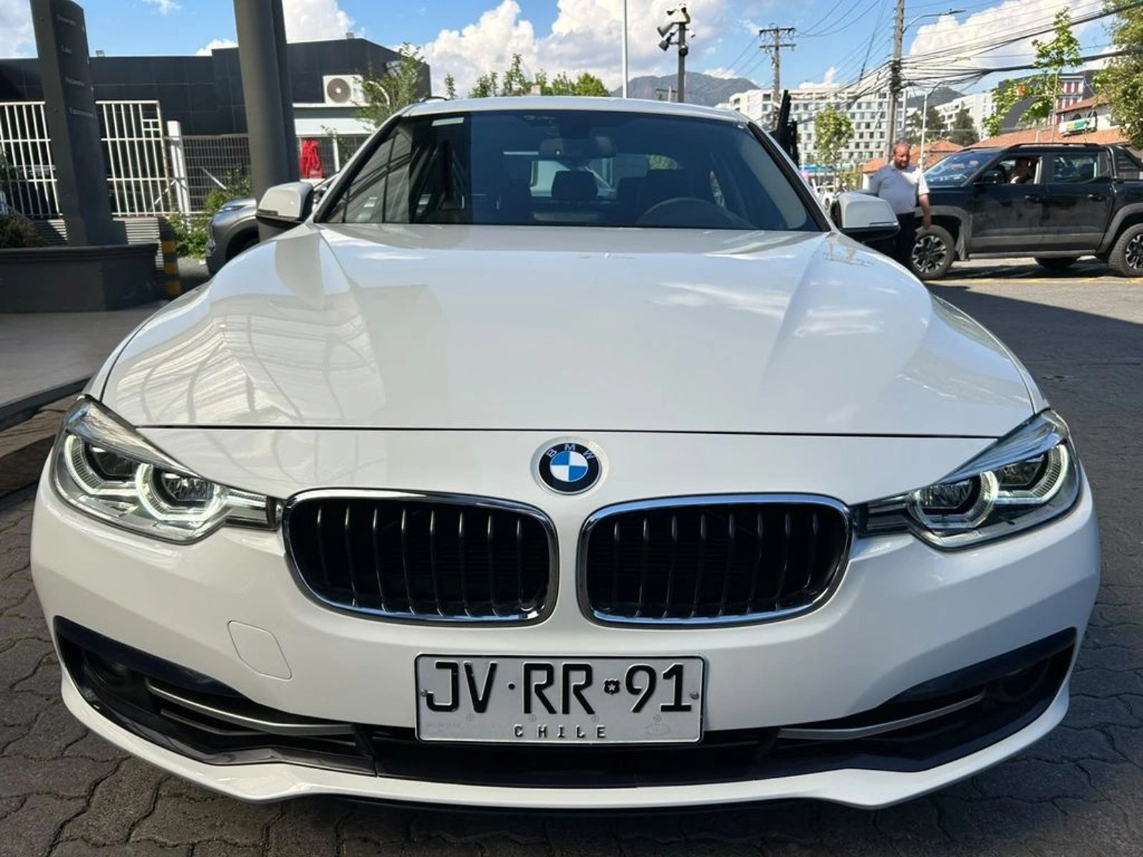 BMW 318 I LCI 1.5 2017 - Foto 2 de 15