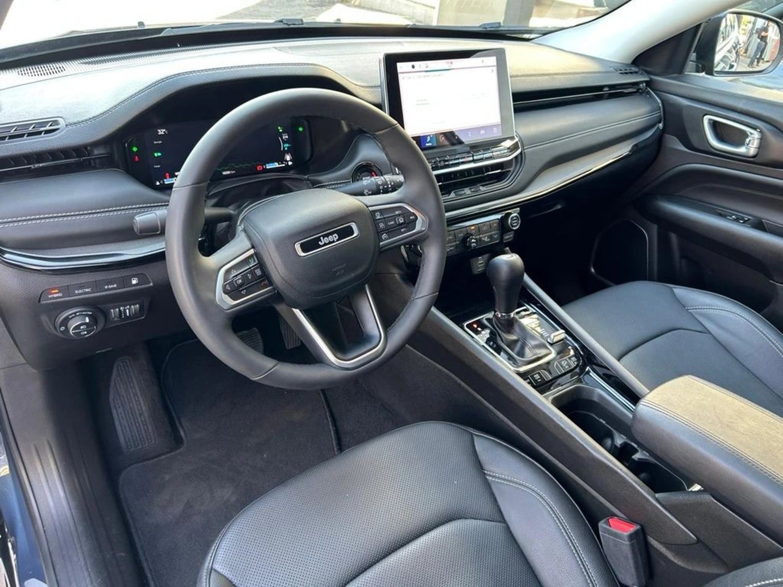 JEEP COMPASS 1.3 4XE ALTITUDE HYBRID AWD AT 5P 2024 - Imagen 8 de 17