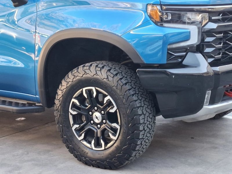 Chevrolet SILVERADO 6.2 ZR2 4X4 AT 4P 2024 - Imagen 5 de 20