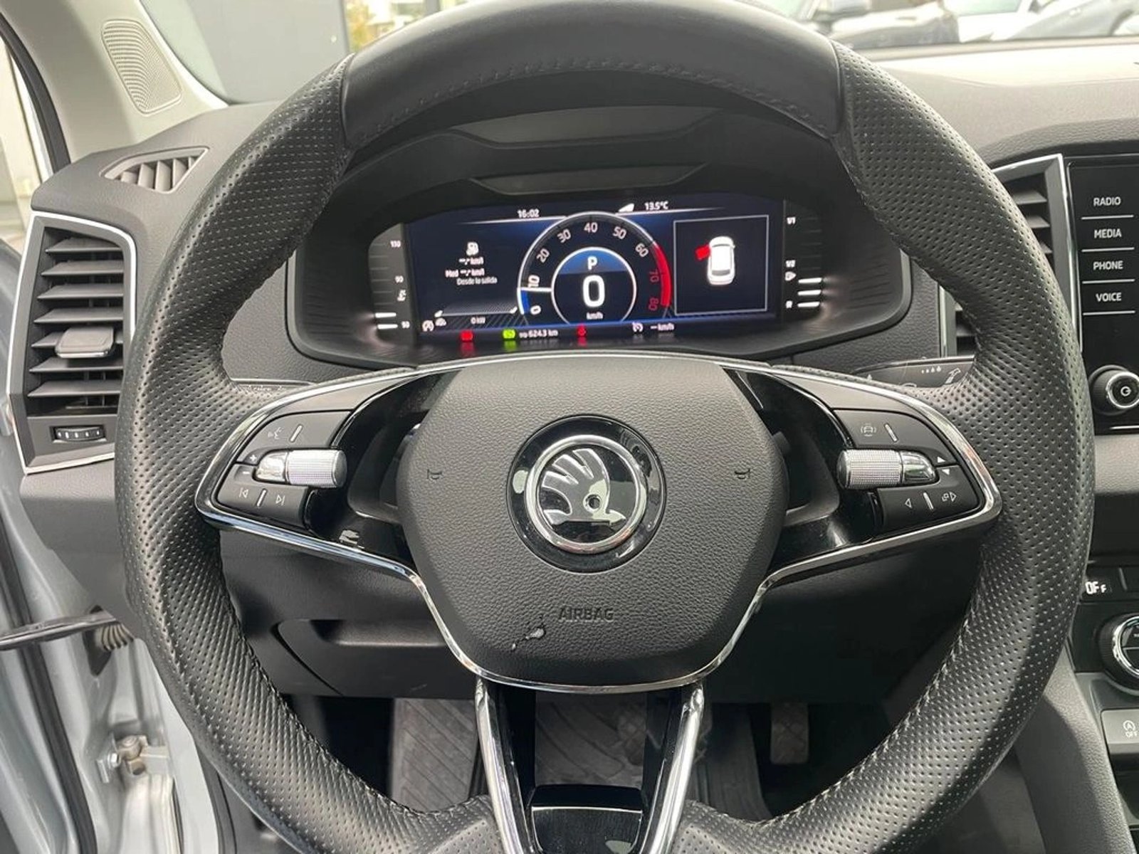 Skoda KAROQ 1.4 TSI AMBIENTE AT 2021 - Imagen 12 de 20