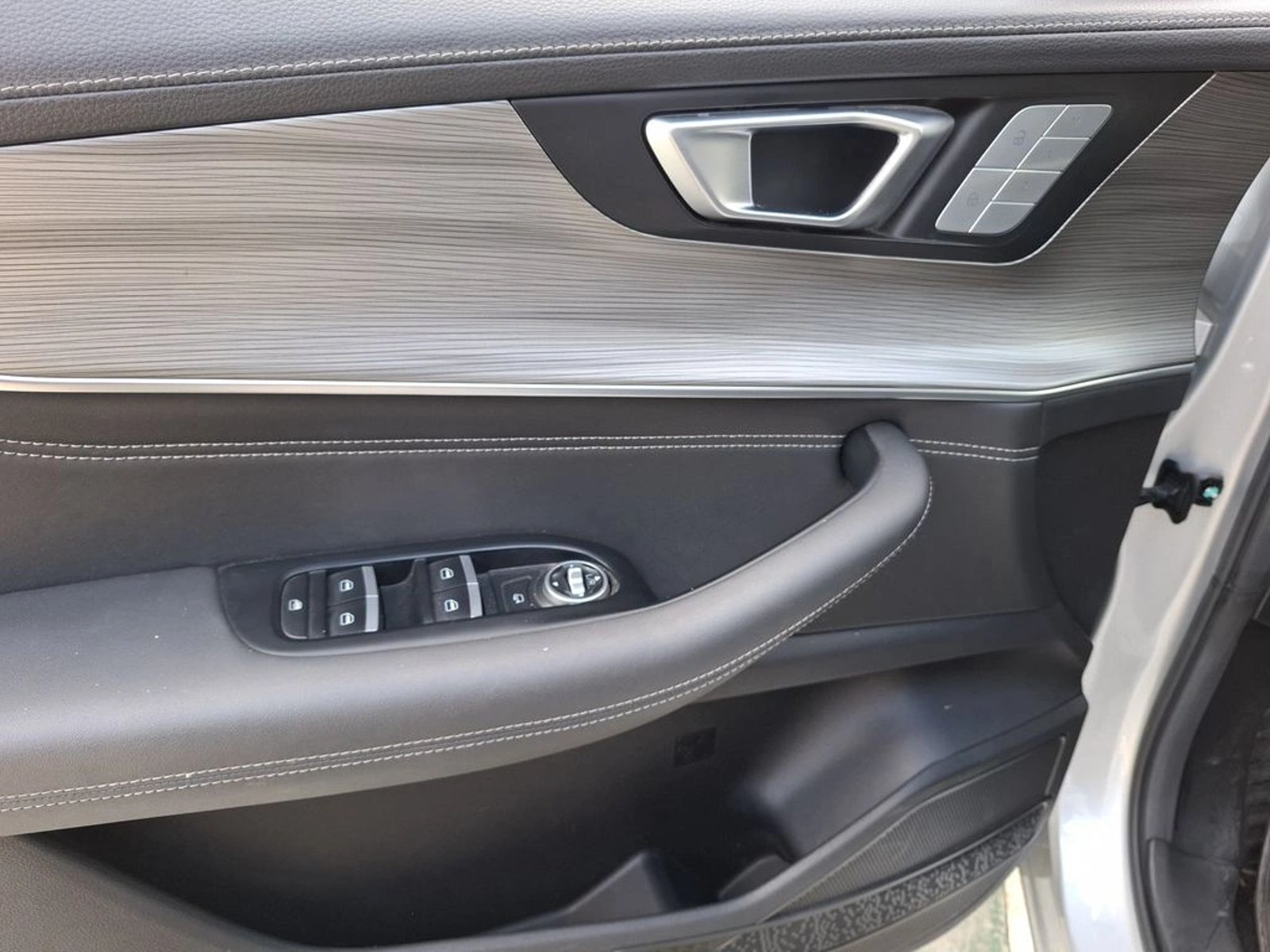 Chery TIGGO 8 PRO 1.5T PHEV HYBRID 4X2 AT 5P 2024 - Imagen 13 de 20