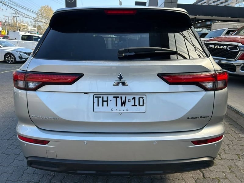 Mitsubishi OUTLANDER GL 2.5 AUT 2024 - Imagen 5 de 16