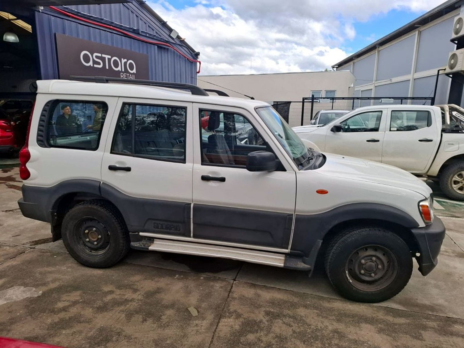 Mahindra SCORPIO 2.2 CRDE DIESEL 4X2 MT 5P 2019 - Foto 5 de 11