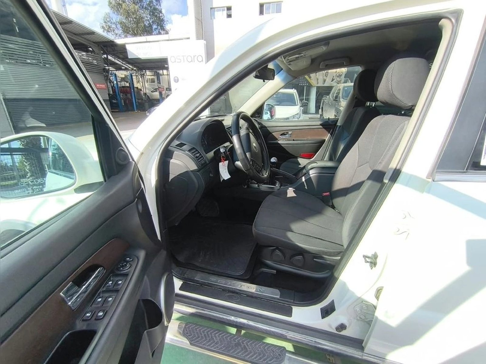 SsangYong REXTON 2.0 DIESEL 4X2 2014 - Imagen 12 de 20