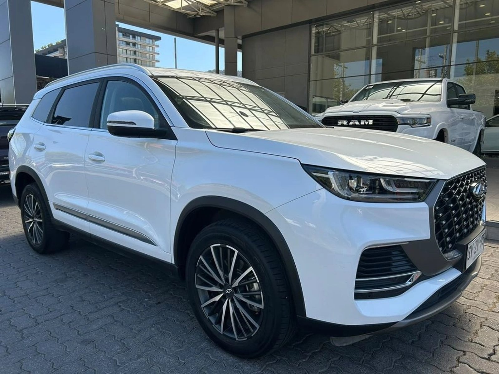 Chery TIGGO 8 PRO PRO MAX 1.5T HIBRIDO 2024 - Foto 4 de 17