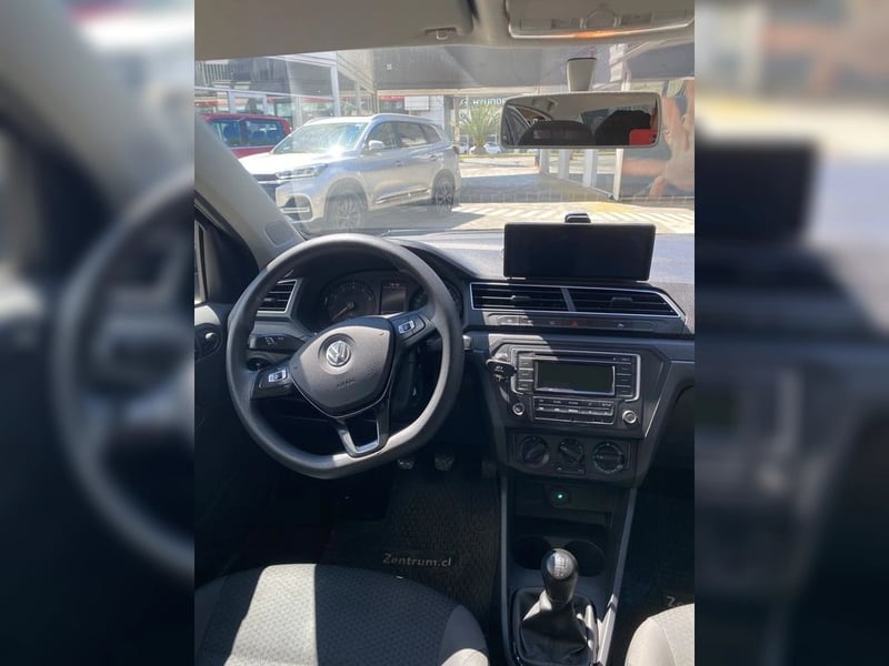 Volkswagen VOYAGE 1.6 TRENDLINE 4X2 AC 2AB MT 4P 2022 - Imagen 12 de 17