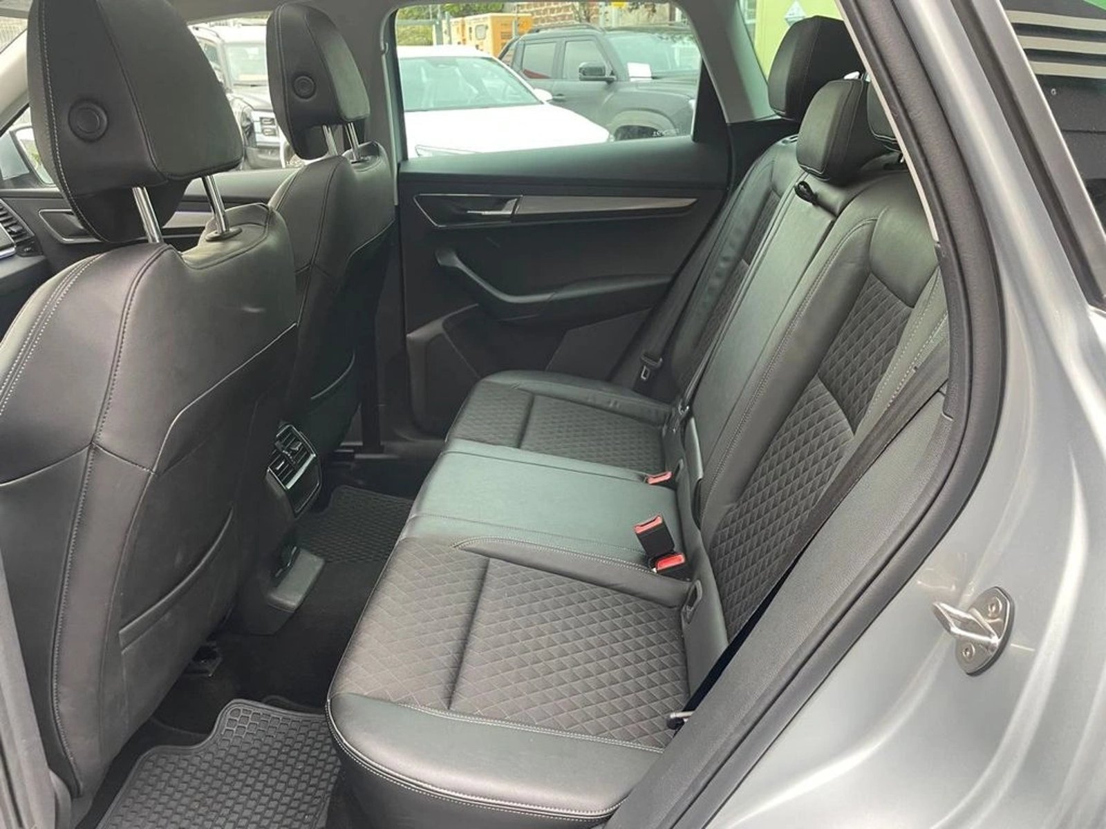 Skoda KAROQ 1.4 TSI AMBIENTE AT 2021 - Imagen 16 de 20