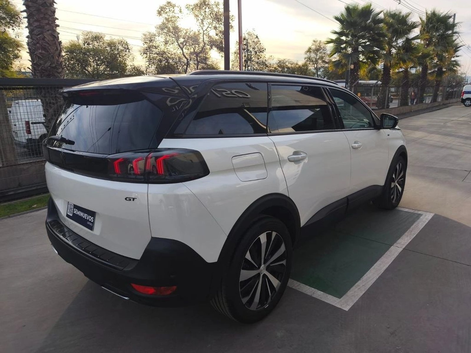 Peugeot 5008 GT LINE BLUEHDI 130 1.5 AUT DIESEL 2023 - Imagen 5 de 20