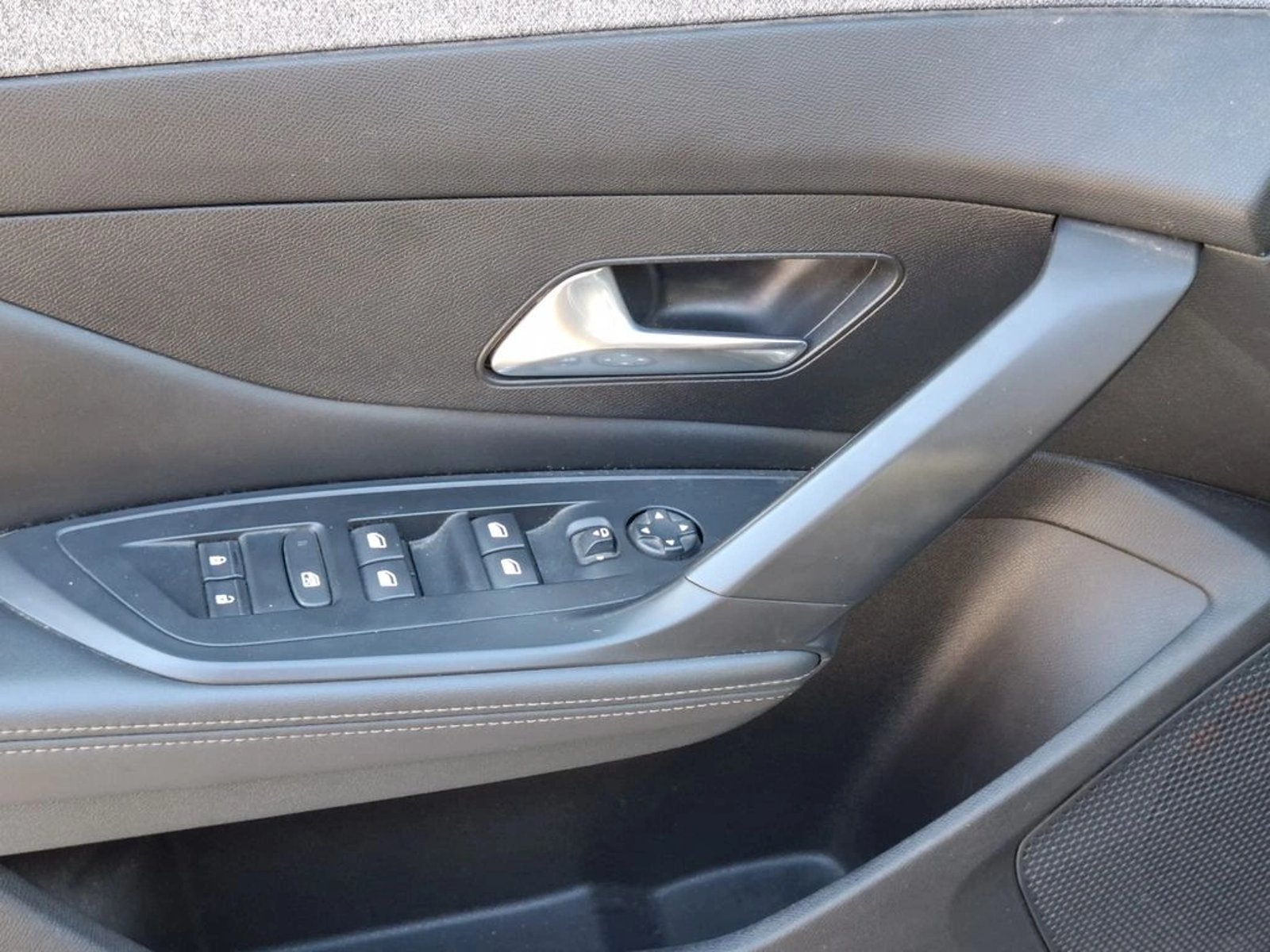 Peugeot 308 1.2 ALLURE PACK PURETECH 130HP AT 2024 - Imagen 12 de 20