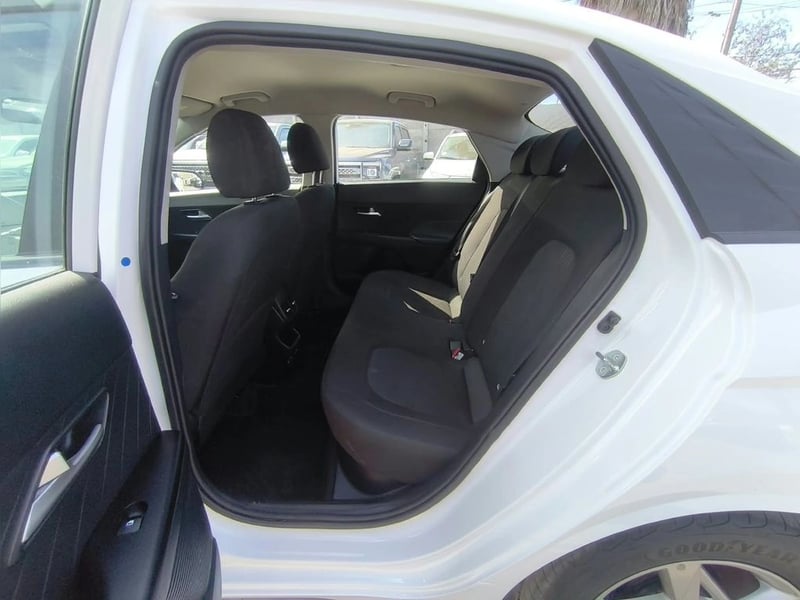 Hyundai ACCENT 1.5 PLUS MT 2026 - Imagen 19 de 20