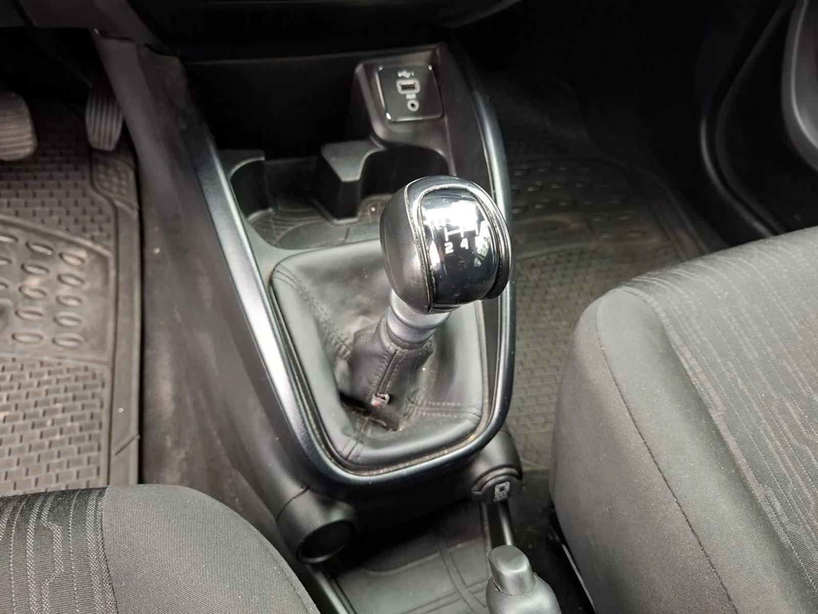 FIAT ARGO 1.3 DRIVE GSE ELX 4X2 MT 5P 2023 - Imagen 15 de 20