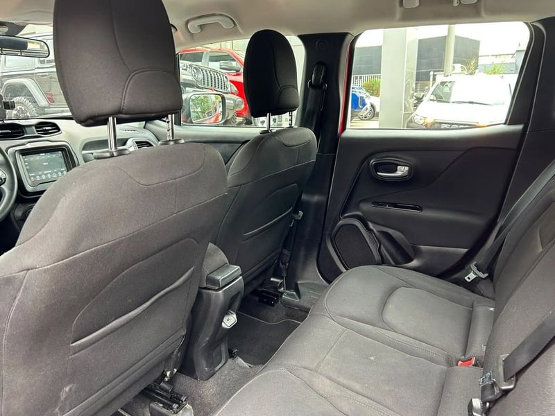 Jeep RENEGADE 1.8 SPORT LX 4X2 AT 5P 2023 - Imagen 12 de 16