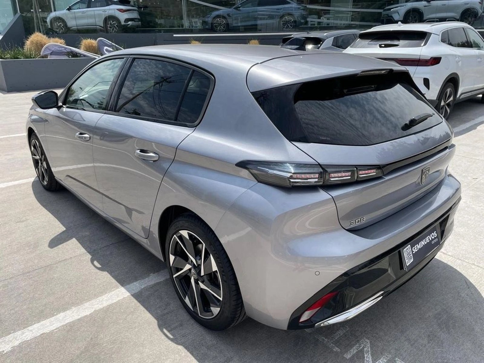 Peugeot 308 1.2 ALLURE PACK PURETECH 130 4X2 EAT8 5P 2024 - Imagen 5 de 20