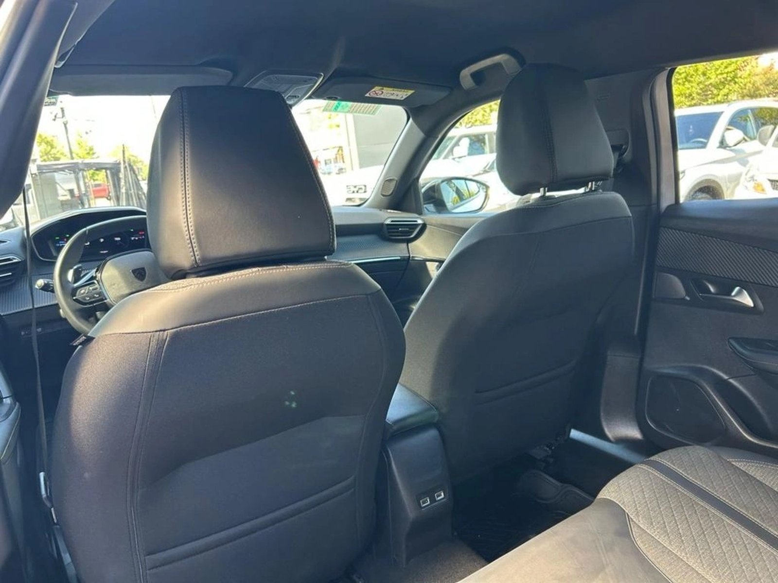 PEUGEOT 2008 2024 - Imagen 13 de 17