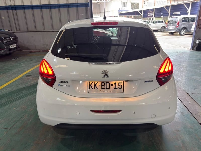 Peugeot 208 1.2 ALLURE PACK 4X2 110HP AT6 5P 2018 - Imagen 7 de 20