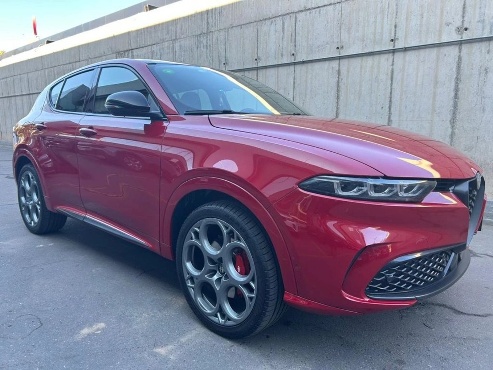 Alfa Romeo TONALE 1.3 TRIBUTO PHEV HYBRID 4X4 AT 5P 2025 - Foto 4 de 15