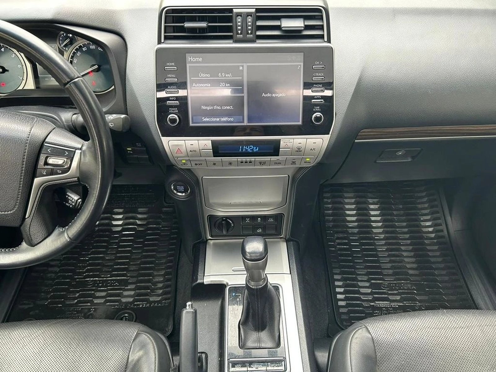 TOYOTA LAND CRUISER PRADO 4.0 PRADO VX 4X4 AT 5P 2023 - Imagen 11 de 16