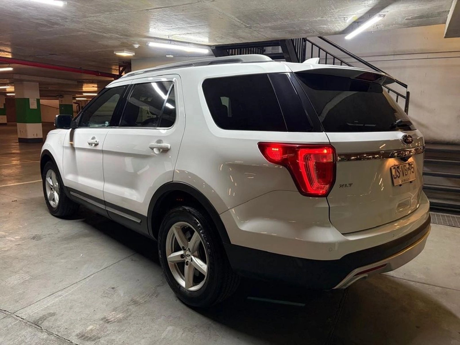 Ford EXPLORER 3.5 XLT 4X2 3 CORRIDAS AT 5P 2017 - Imagen 6 de 20