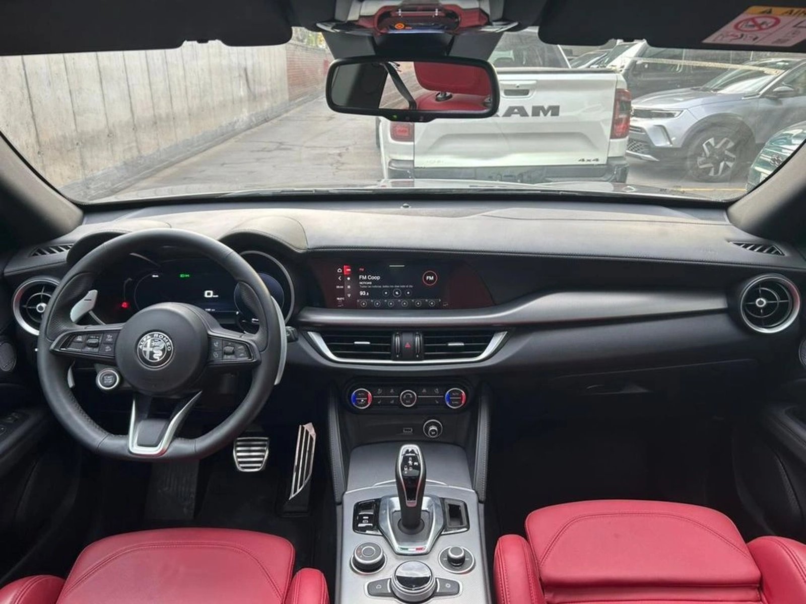 Alfa Romeo STELVIO 2.0 SUPER AWD AT 5P 2024 - Imagen 13 de 16