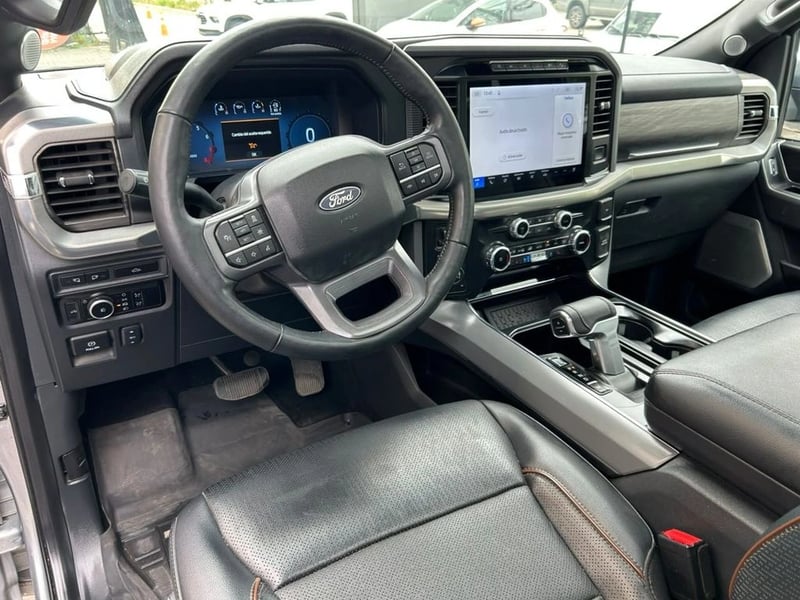 Ford F-150 LARIAT LUX 4X4 5.0 AUT 2025 - Imagen 11 de 14