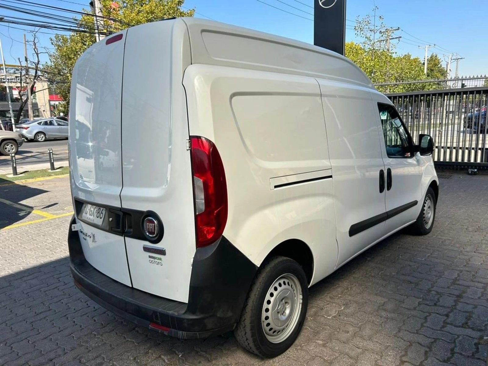 Fiat DOBLO 1.6 XL DIESEL 4X2 FURGON MT 5P 2018 - Foto 5 de 17