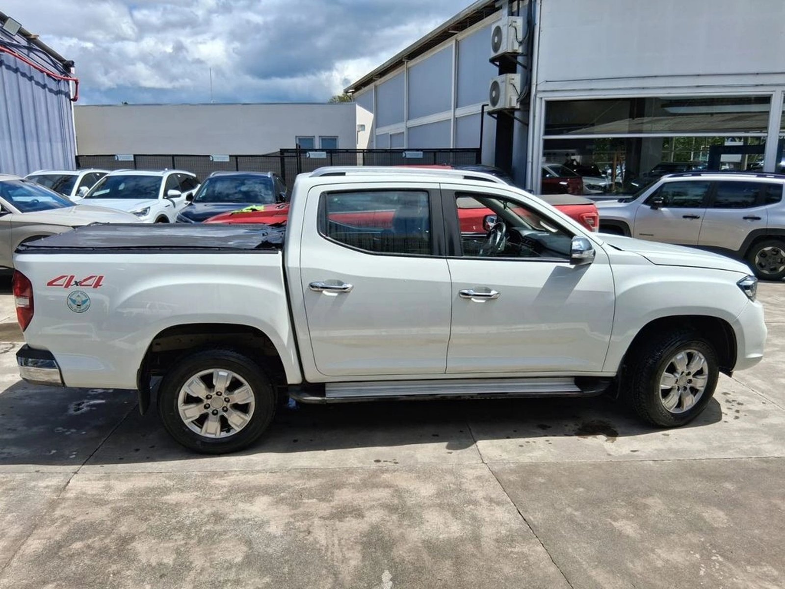 Maxus T60 2.0 D20 GLX DIESEL 4X4 DOB. CAB. AT 4P 2021 - Foto 5 de 16