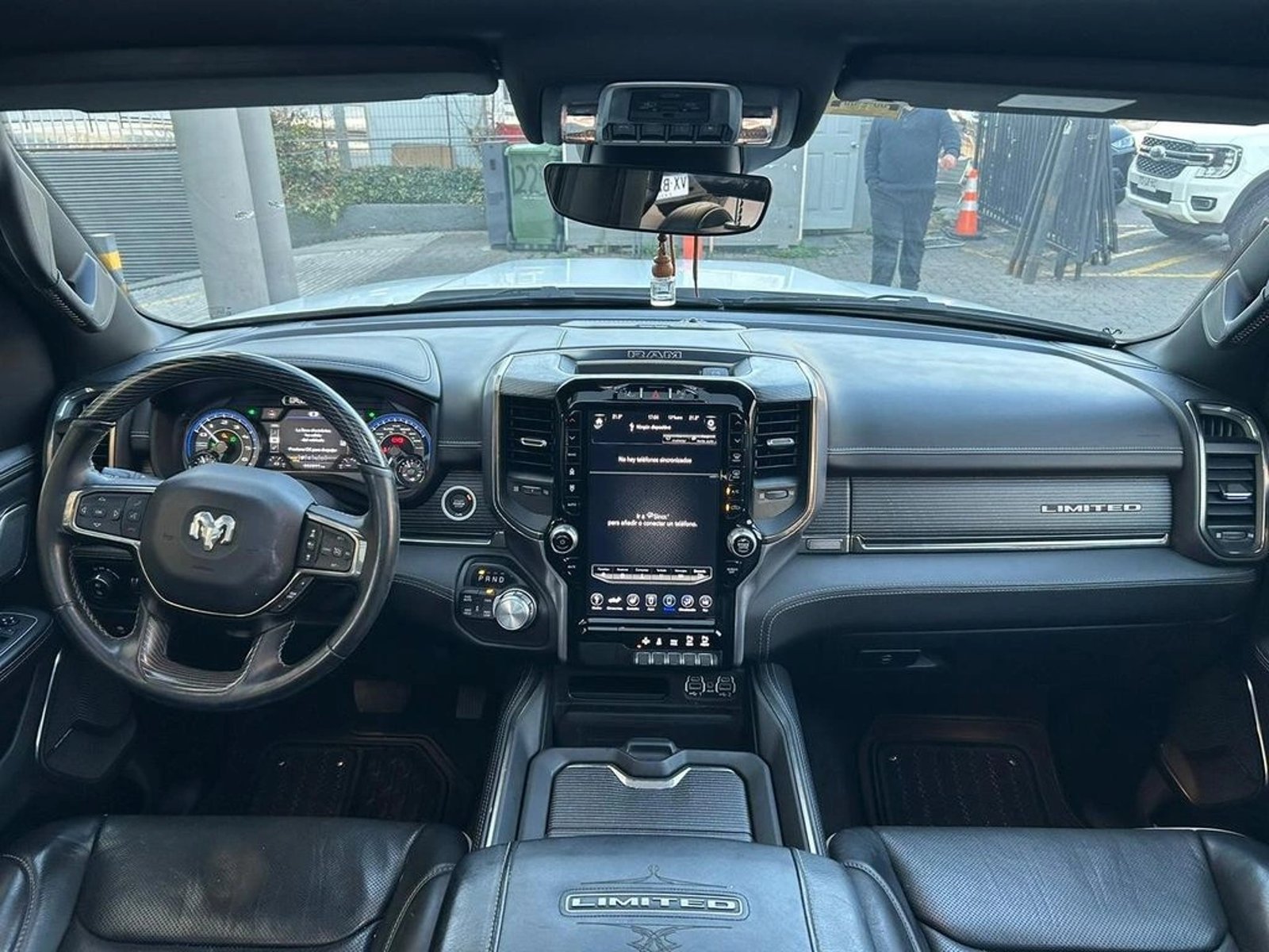 RAM 1500 5.7 LIMITED 4X4 AT 4P 2021 - Imagen 9 de 17
