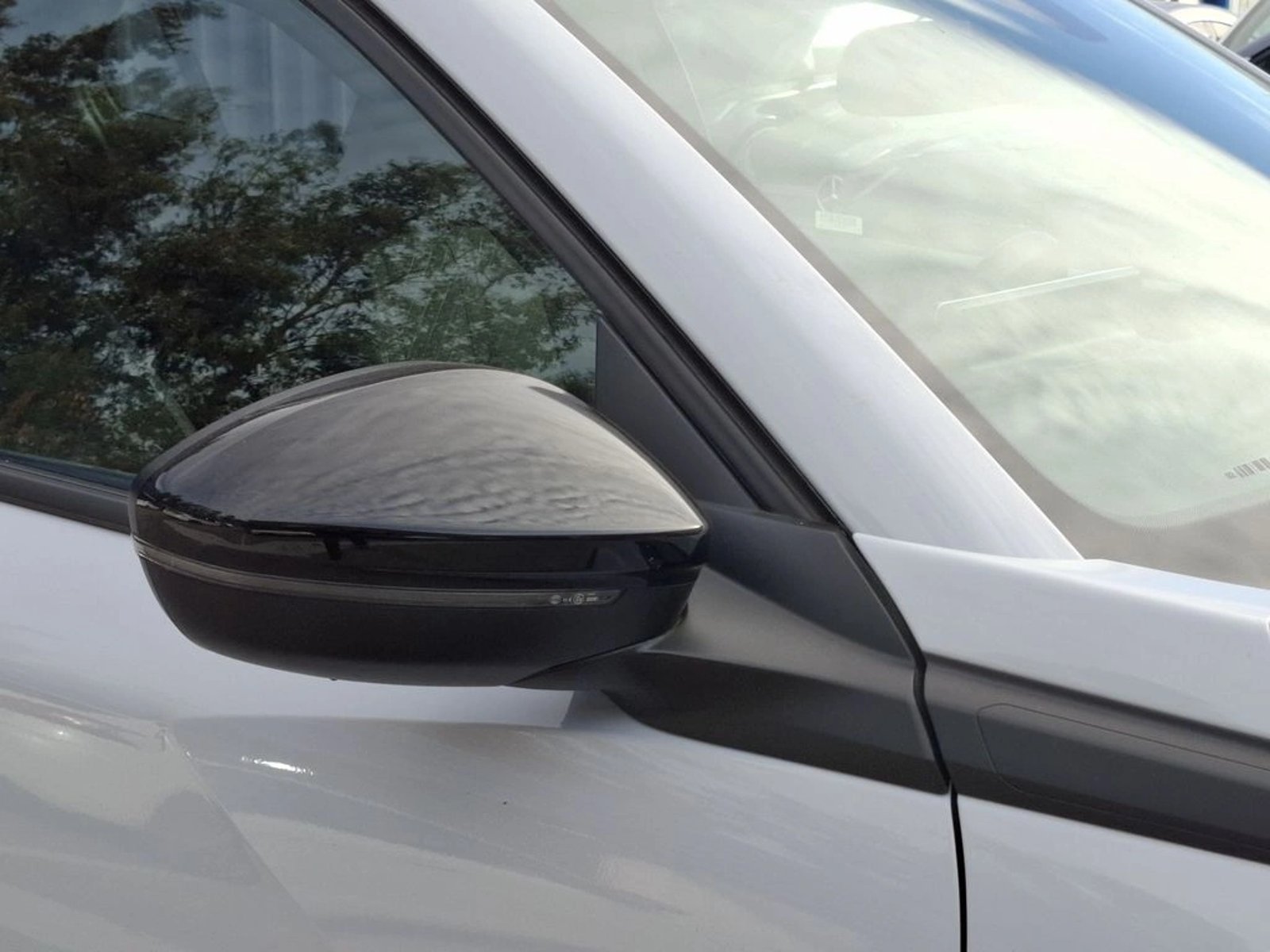 PEUGEOT 2008 1.2 ACTIVE PACK PURETECH 130 MT 2024 - Imagen 6 de 20