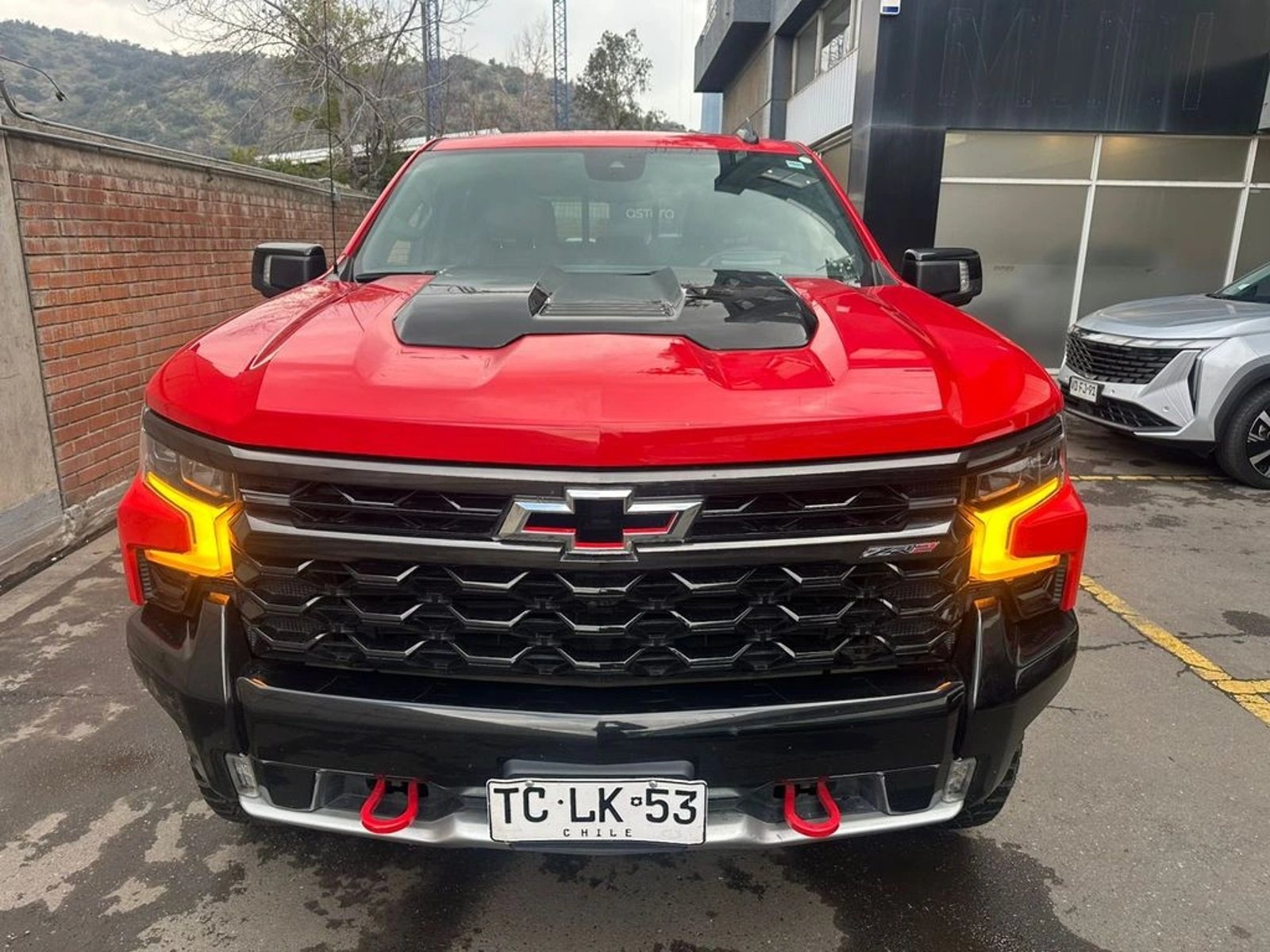 Chevrolet SILVERADO 6.2 ZR2 4X4 AT 4P 2024 - Foto 2 de 15