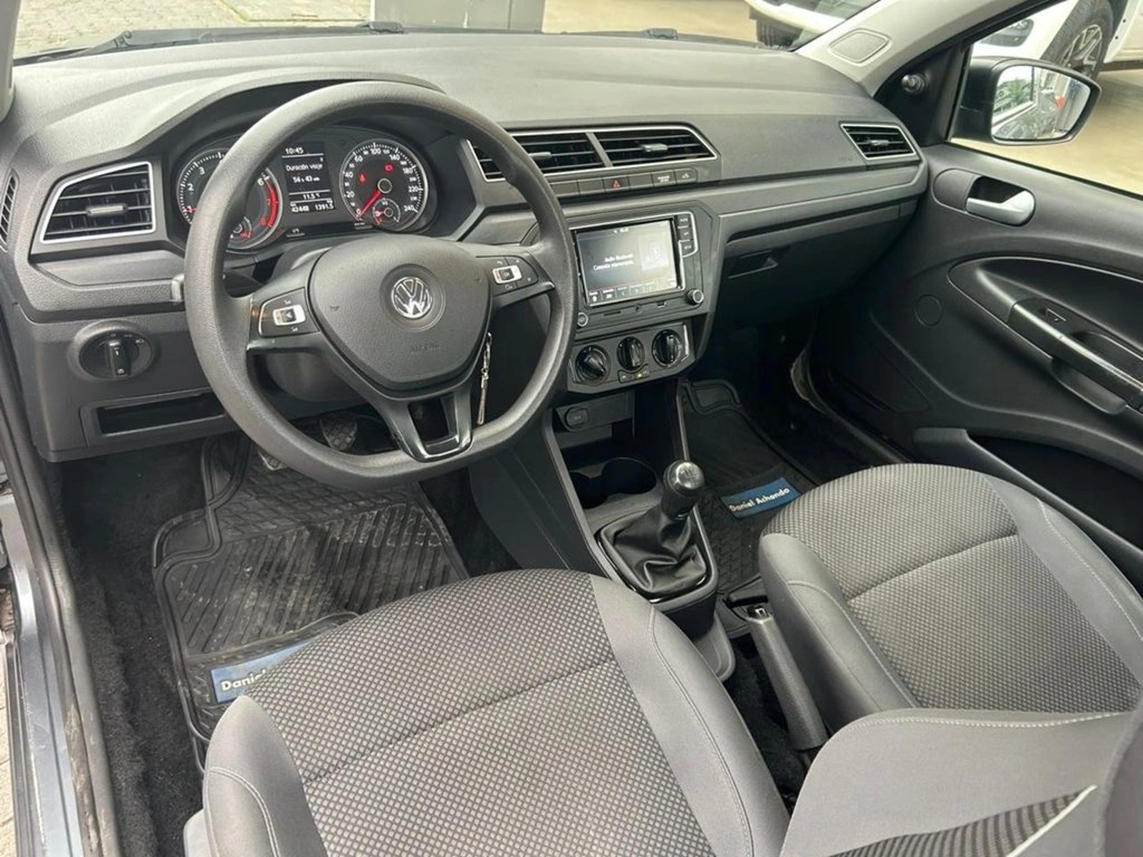 VOLKSWAGEN SAVEIRO 2023 - Imagen 10 de 15