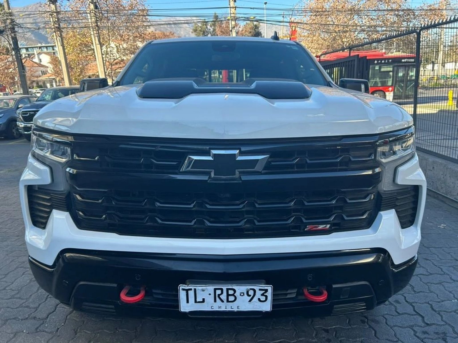 Chevrolet SILVERADO 6.2 ZR2 AT 4X4 2024 - Foto 3 de 16