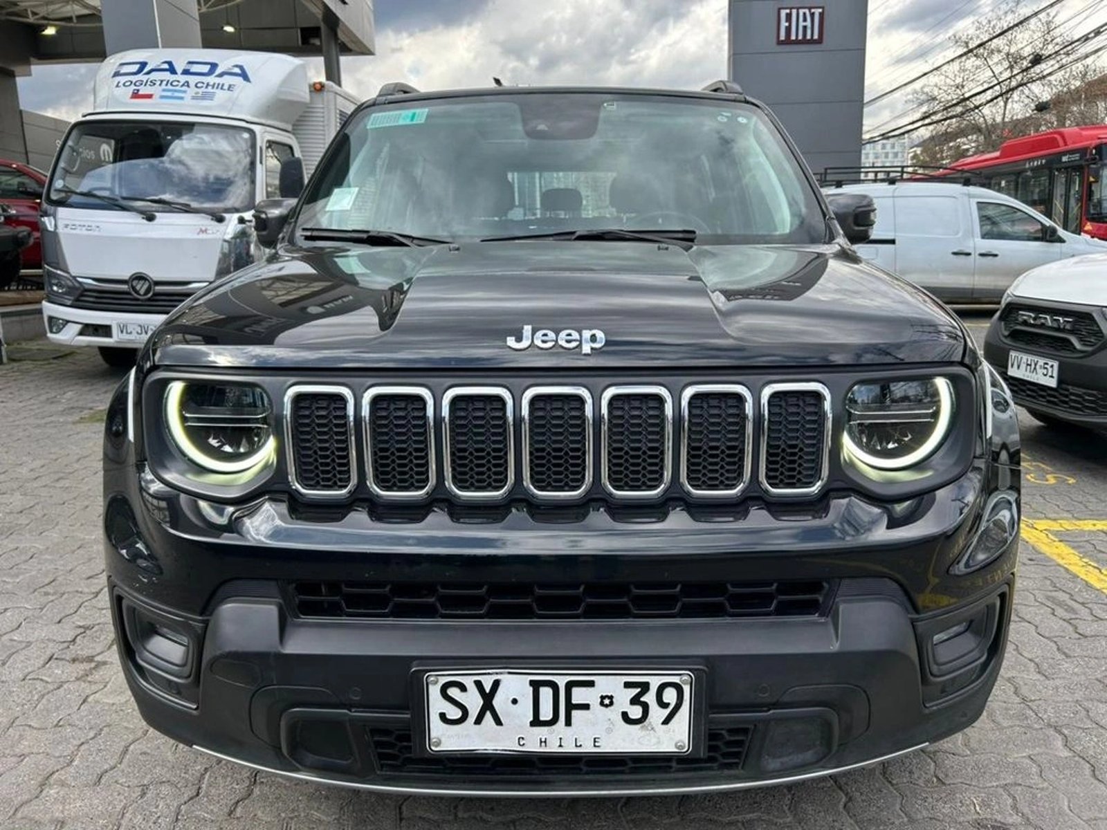 Jeep RENEGADE 1.3T LONGITUDE 4X2 AT 5P 2023 - Foto 2 de 11