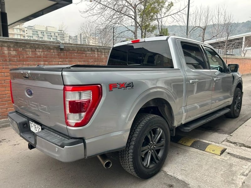 Ford F-150 LARIAT SPORT 4X4 5.0L 2024 - Imagen 7 de 16