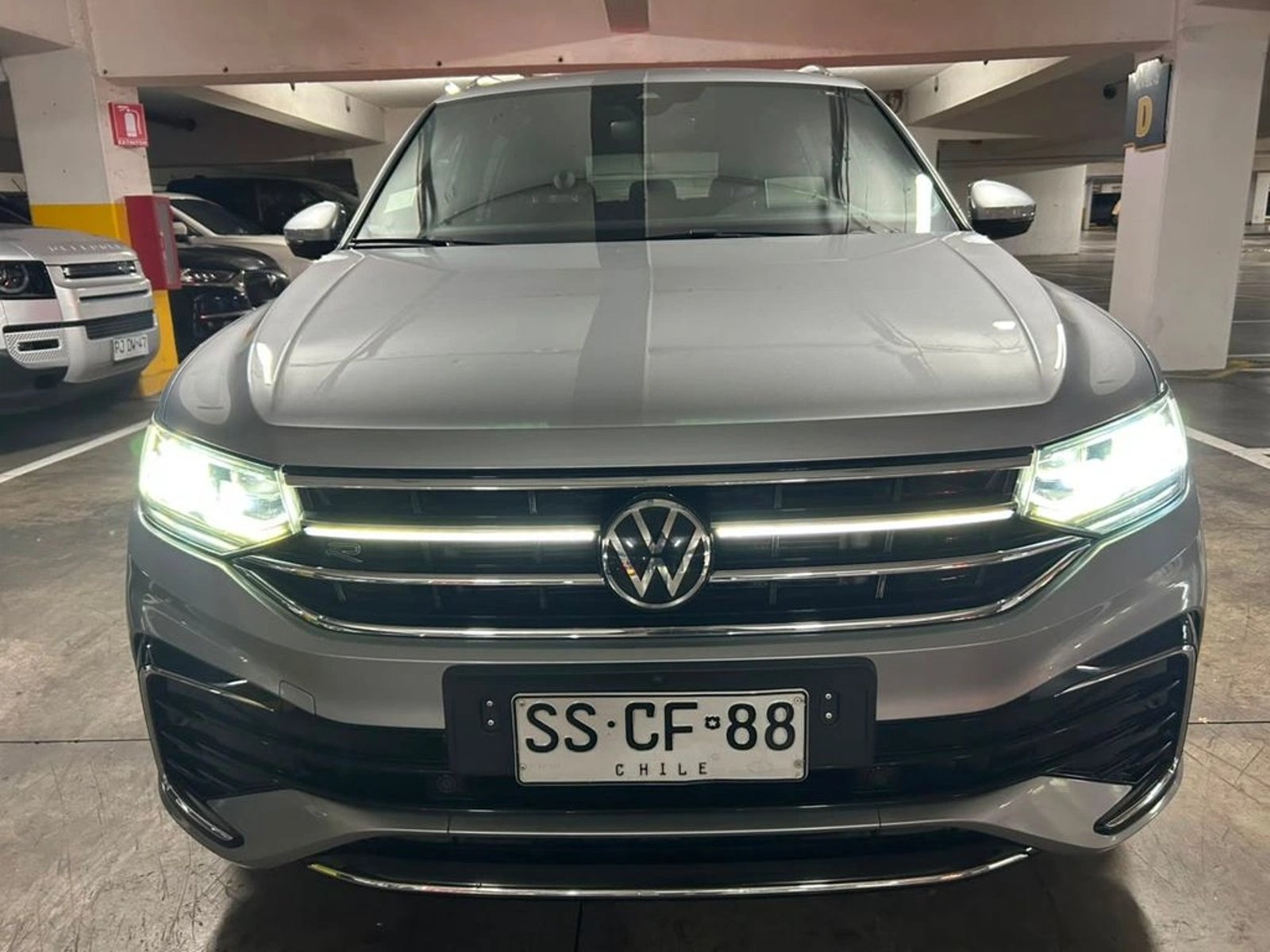Volkswagen TIGUAN 2.0 TS AWD AT R-LINE 2023 - Foto 3 de 16