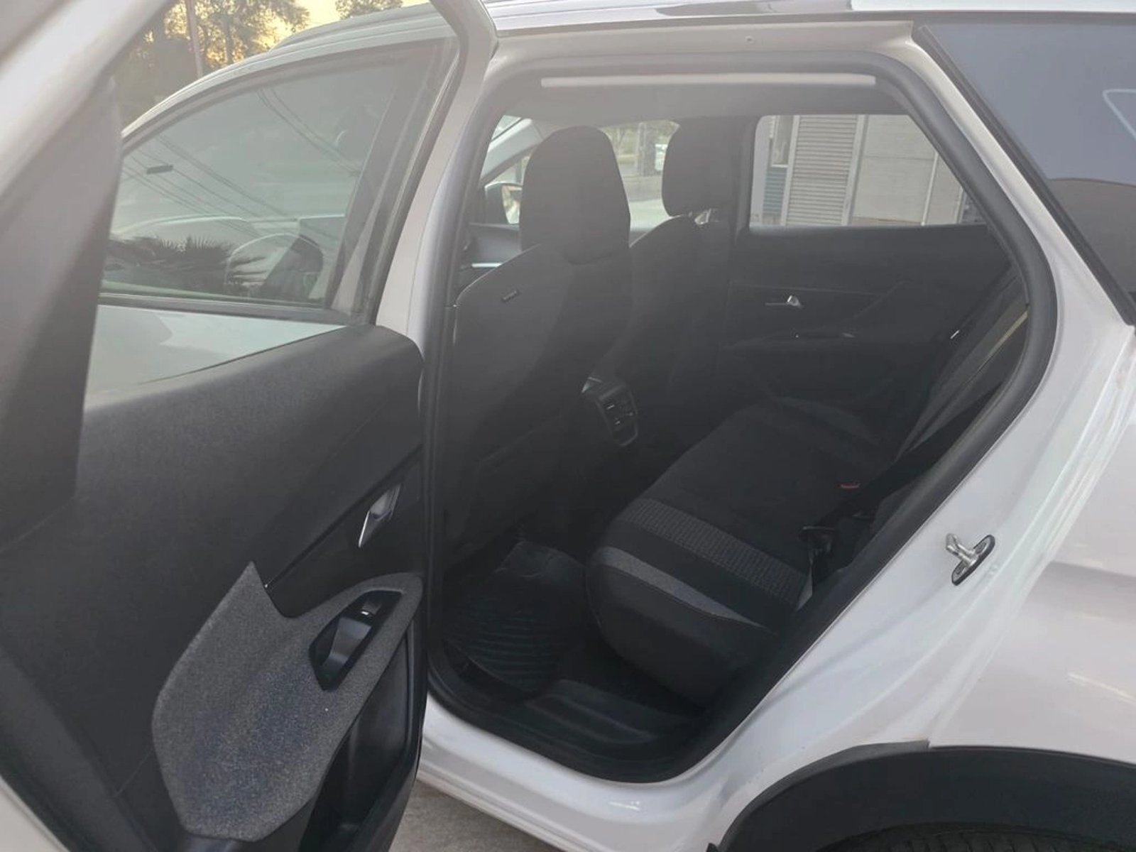 PEUGEOT 3008 2022 - Imagen 10 de 20