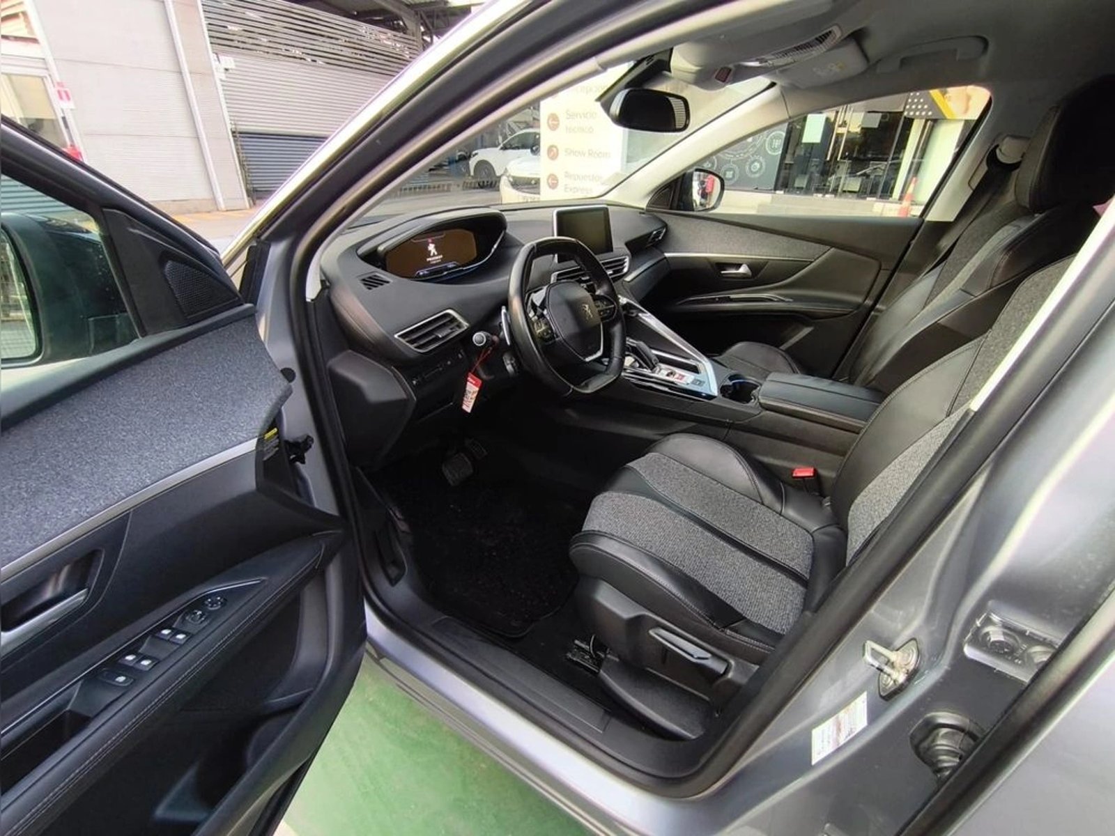 Peugeot 3008 ALLURE BLUEHDI 1.5 2019 - Imagen 12 de 20