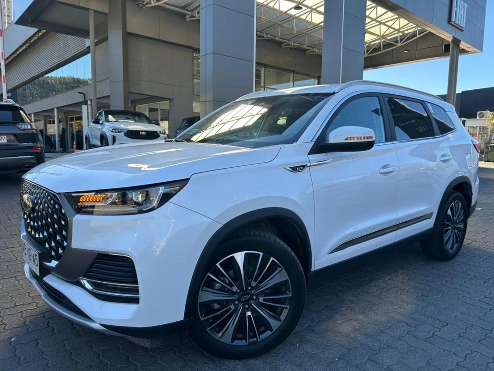 Chery TIGGO 8 PRO 2.0T GLX AWD DCT AT 5P 2025 - Foto 2 de 16
