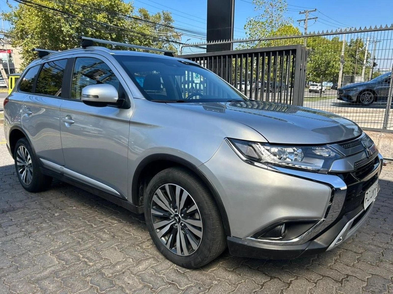 MITSUBISHI OUTLANDER 2021 - Imagen 4 de 17