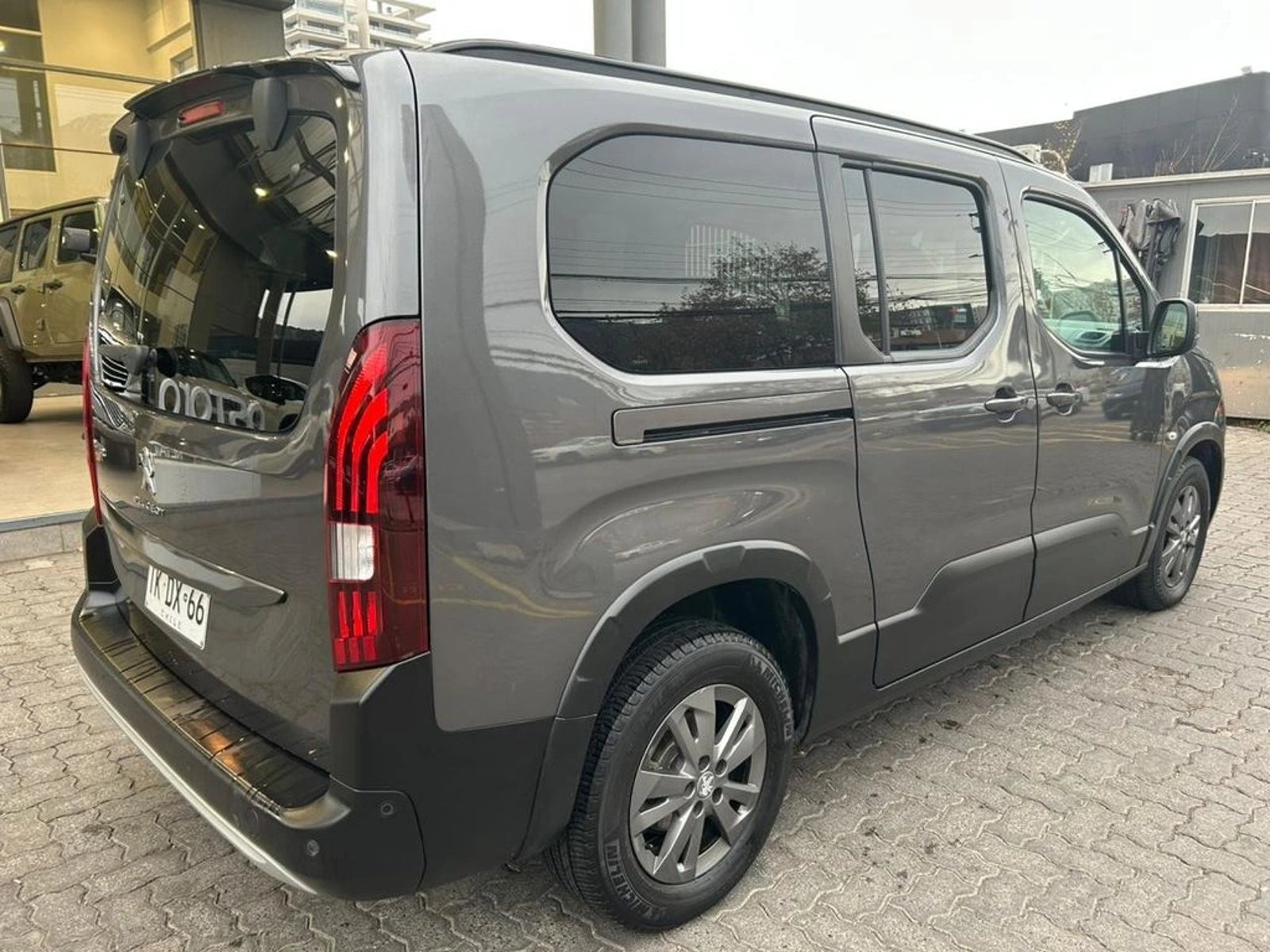 Peugeot RIFTER 1.2 ALLURE PURETECH 130 AT 2024 - Imagen 7 de 17