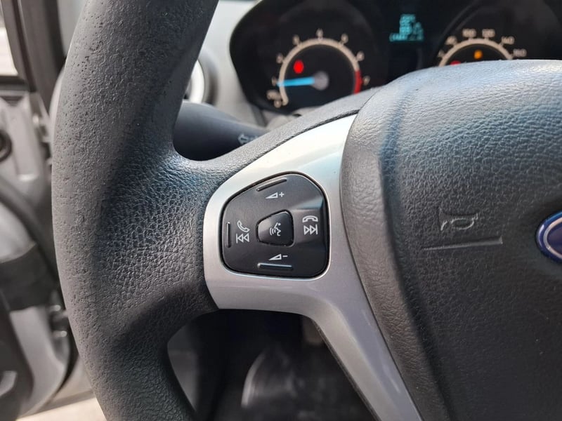 Ford FIESTA MT 1.6 2019 - Imagen 16 de 20