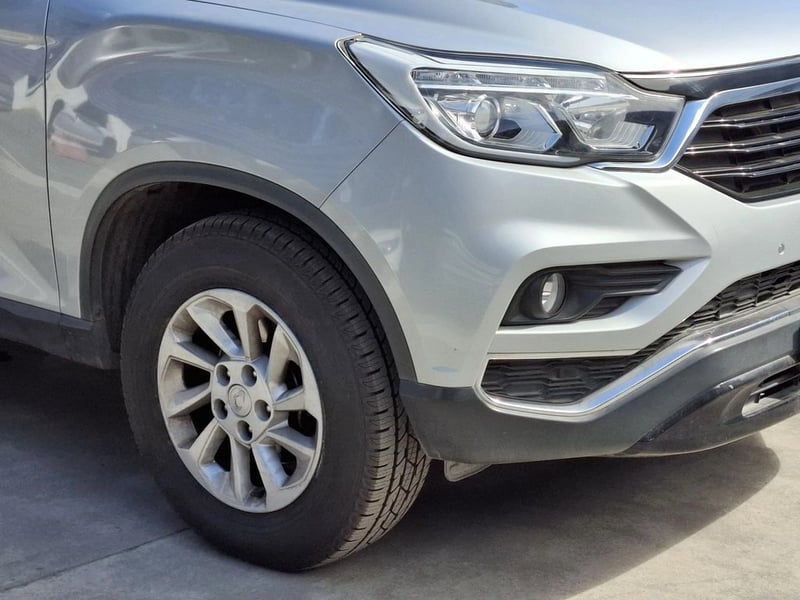 SsangYong REXTON AT 2.2 2018 - Imagen 4 de 20