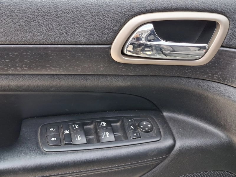 Jeep GRAND CHEROKEE 3.6 LIMITED AT 4X4 2015 - Imagen 10 de 20