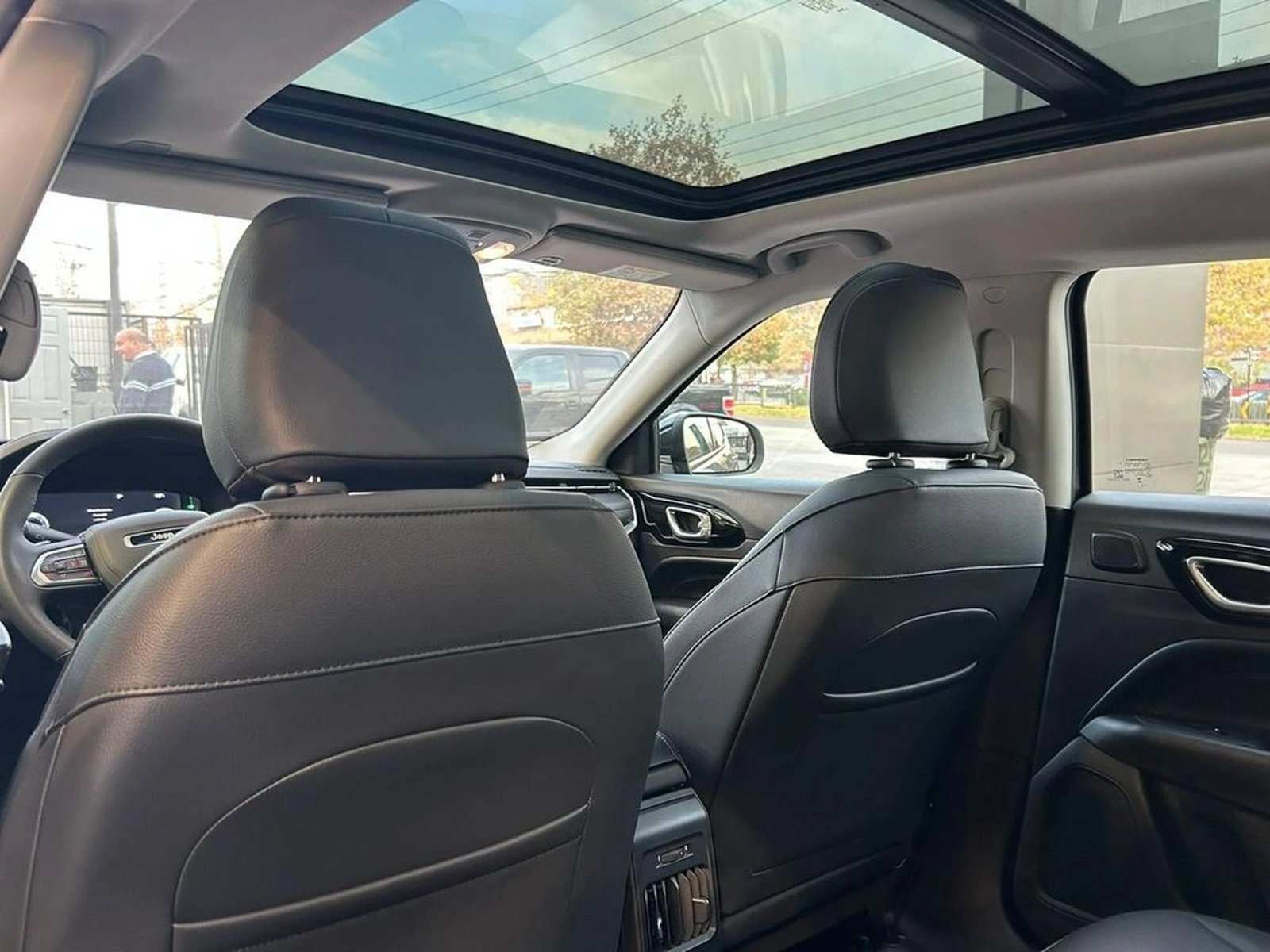 JEEP COMPASS 2025 - Imagen 13 de 16