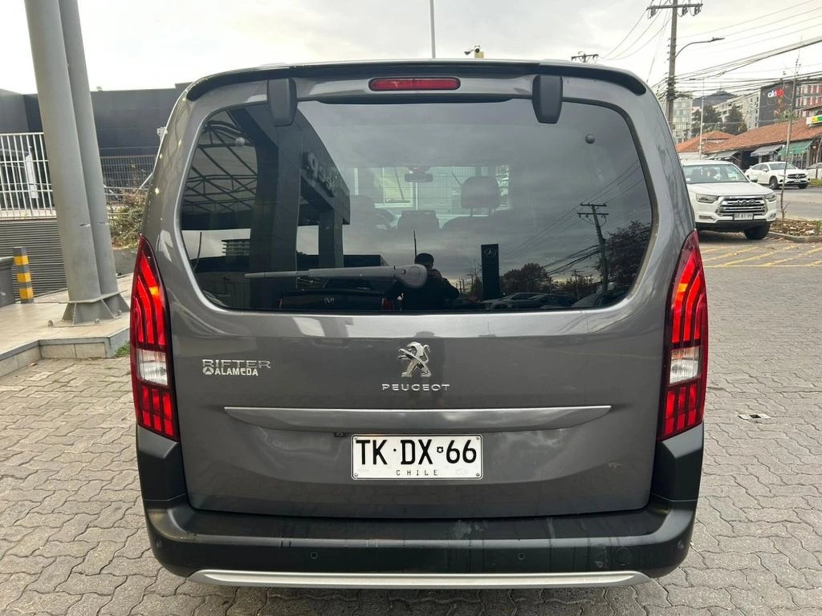 Peugeot RIFTER 1.2 ALLURE PURETECH 130 AT 2024 - Imagen 6 de 17